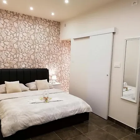 Apartment Elegnace Old Town