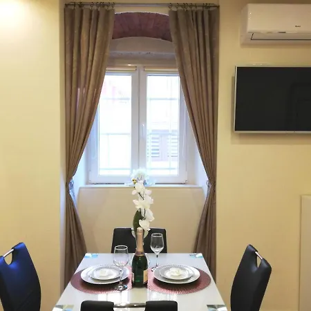 Apartment Elegnace Old Town