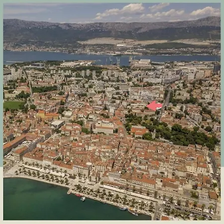 Elegnace Old Town Apartment Split